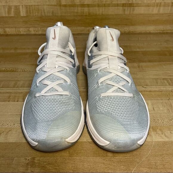 Nike BQ8797 001 Women’s 10.5 Men's 9 Metcon Flyknit 3 MTLC Matte Silver/guava - Picture 3 of 7